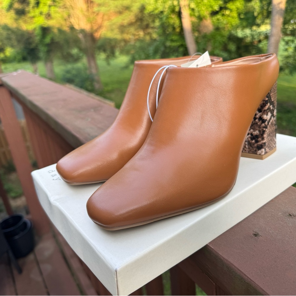 Elegant Tan Block Heel Mules